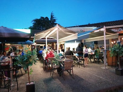 Le Jingo Bar, Bar à Laroque-d'Olmes