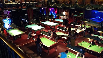 L'Orient Express, Bar à Caen