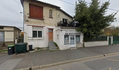 Le Brooklyn, Bar à Persan