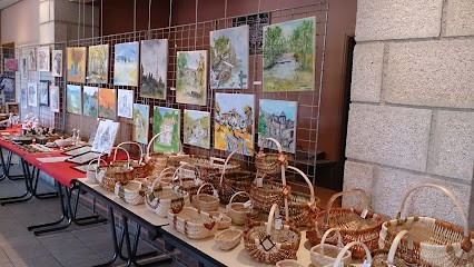 Combadiere Marie-Josée, Bar à Estables
