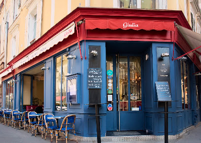 Giulia, Bar à Paris 17
