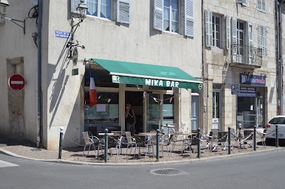 Chez Tina, Bar à Dole