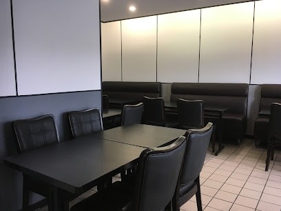 Le Dauphin, Bar à Corbeil-Essonnes