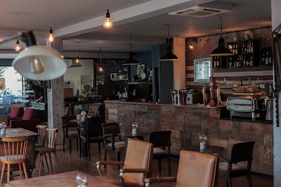 A LA MAISON LOUNGE BAR EPICERIE FINE, Bar à Roissy-en-France