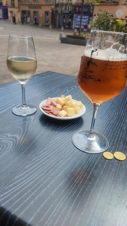 Au Bon Rhum, Bar à Sedan