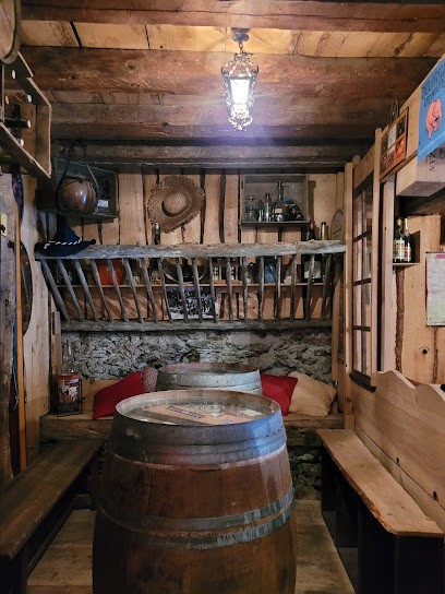 La Grange Aux Jambons, Bar à Unac