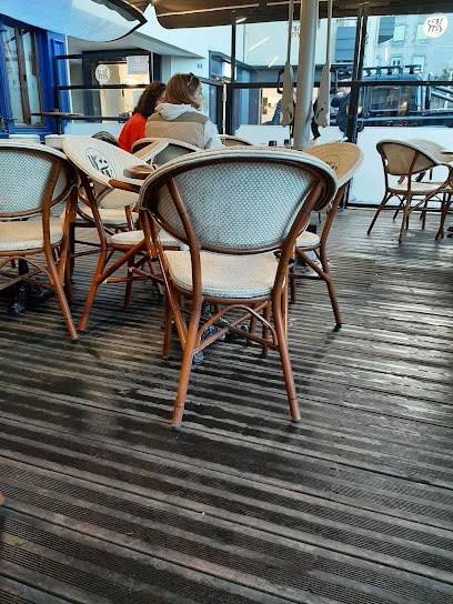 Westie Et Wedge, Bar à Granville