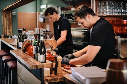 Les Frères Arnaud, Bar au Bouscat