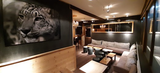 Le Lounge, Bar à Isola