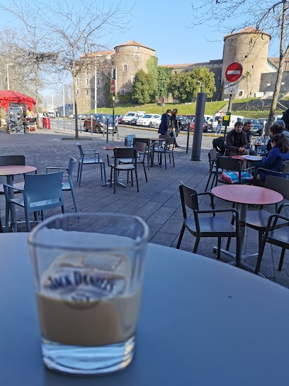 Café des Pyrénées, Bar à Bayonne