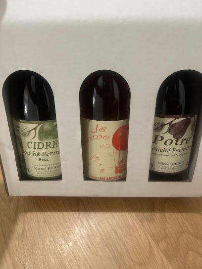 Renee Michel Yves Maurice, Bar au Tronquay