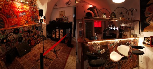 Fabrik, Bar à Sommières