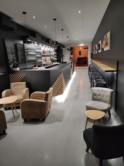 Planche et vin bar, Bar à Rochefort