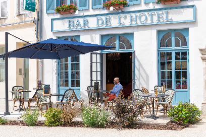 1707 - Le Bar De L'hôtel De La Poste Bar à Avallon