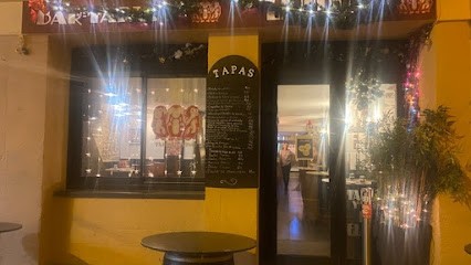 El Trio Bar à Tapas, Bar à Nîmes