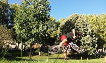 Gomez Corinne, Bar à Cransac