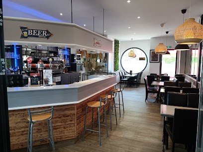 Le Mail, Bar à Saintes