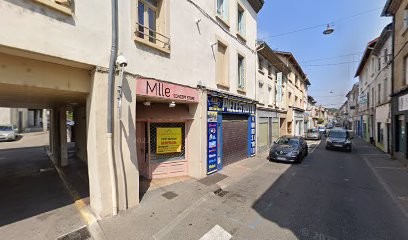 Cyberbrocante.com, Bar au Péage-de-Roussillon