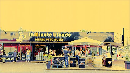 La Minute Blonde, Bar à Châtellerault