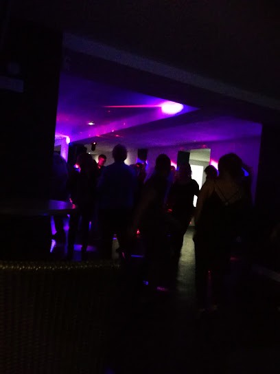 Lescale Du Bord De L'Isle, Bar à Sablons