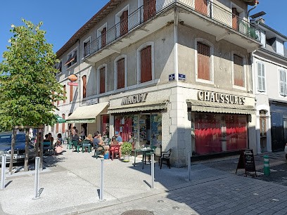 Café Maguy, Bar à Nay