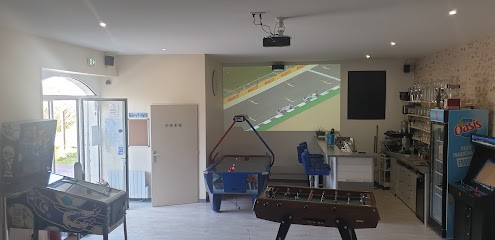 Le Théâtre Des Jeux, Bar à Chiré-en-Montreuil