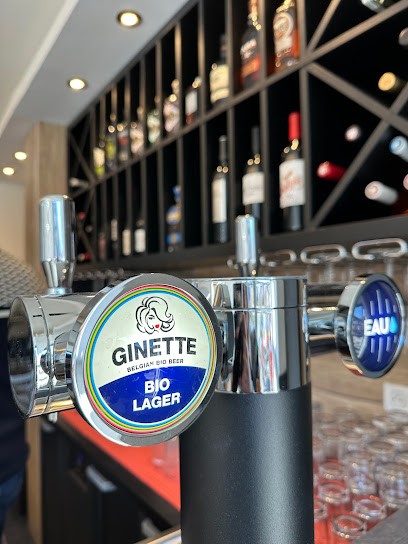 Le Sain D'esprit, Bar à Lourdes