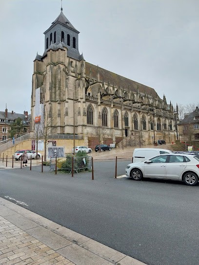La Famille, Bar à Lisieux