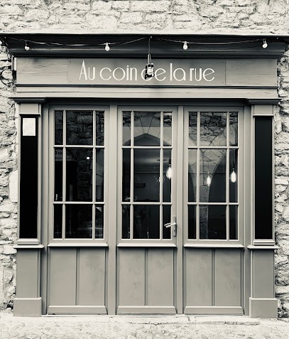 Au coin de la rue, Bar à Martel