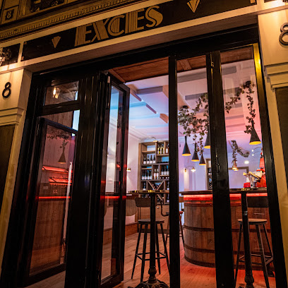 Exces, Bar à Paris 09