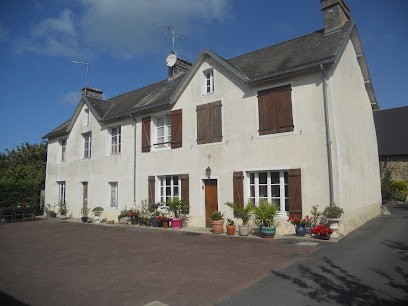 Victor Valérie, Bar à Hauteville-sur-Mer