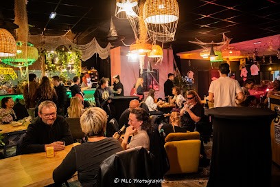 La Petite Scie Rose, Bar à Fougères