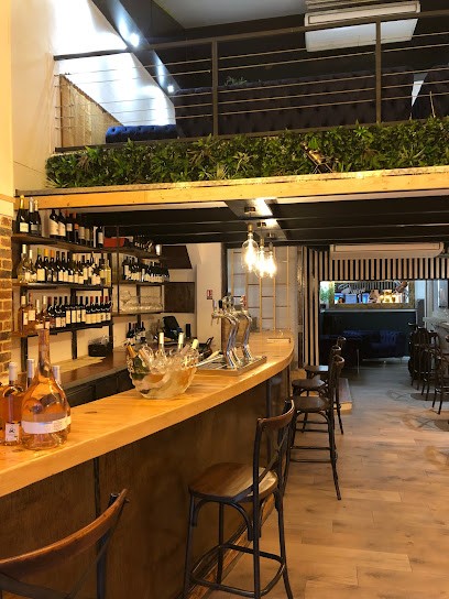 Oeno Bar | Bar à Vin & Champagne, Bar à Pau