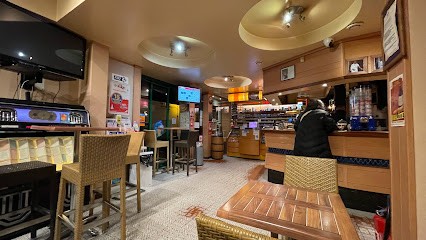 Le Mermoz, Bar à L'Étang-la-Ville