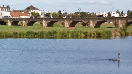 Le Saint Prive, Bar à Decize