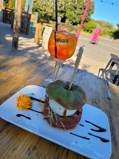 La Cabane Enchantée, Bar à Sérignan
