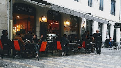 Little Monkey Bar, Bar à Pau