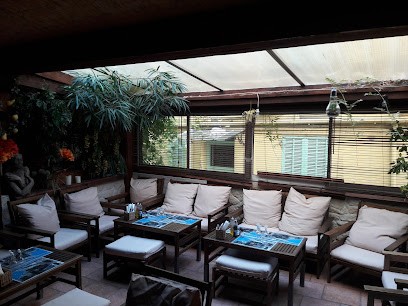 Bar Cave St Tropez, Bar à Nice