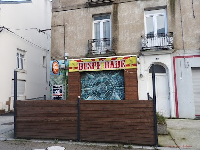Despé Rade, Bar à Rezé