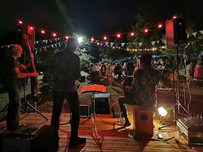 La Guinguette De Combelasais, Bar à Massegros Causses Gorges
