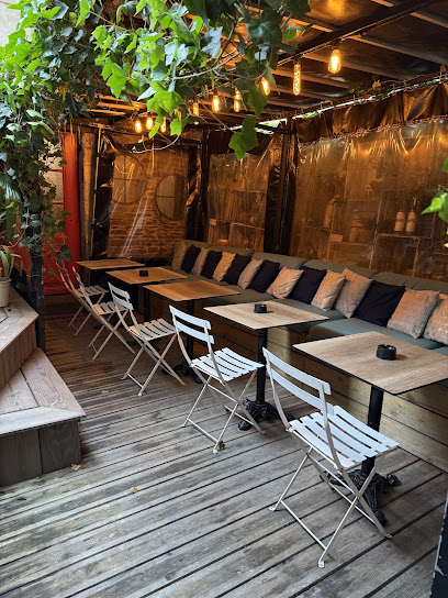 Karukena, Bar à Rennes