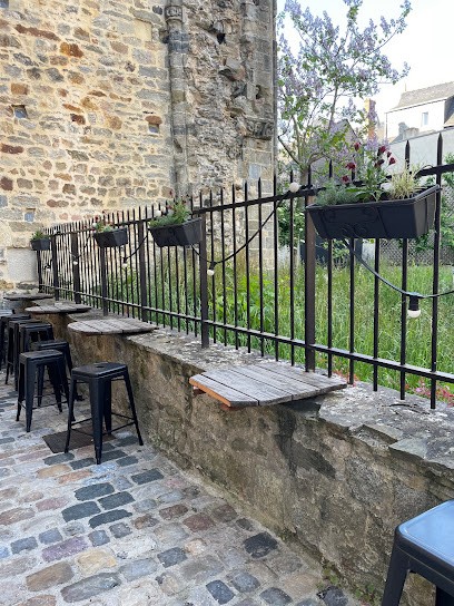 La Nef, Bar à Laval