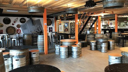 Caps And Plugs, Bar à Guérande