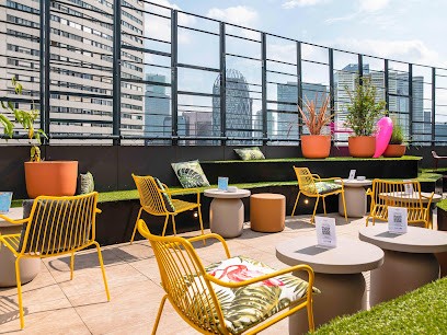 Le XII Bar Rooftop, Bar à Courbevoie