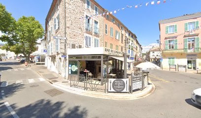 Bar De L'Univers, Bar à Cuers