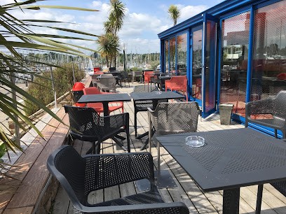 La Hune Bar Brasserie Tabac Jeux, Bar à La Forêt-Fouesnant