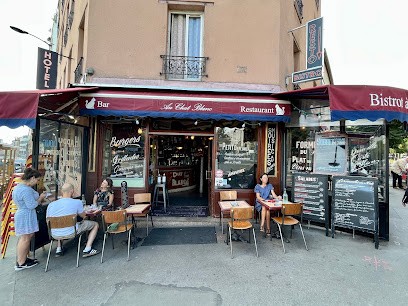 Le Chat Blanc, Bar aux Lilas