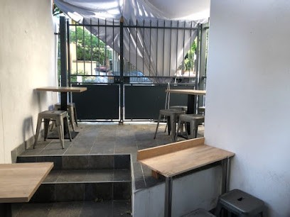 Hall Of Beer, Bar à Orsay