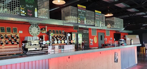 Le Brut, Bar à Pont-Évêque