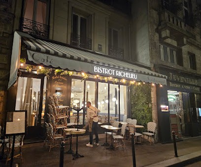 Juveniles, Bar à Paris 01